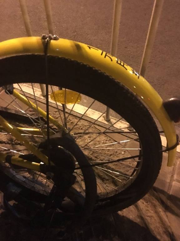 �Ҳ������壨�����������Ǹ�Ƣ��������ˣ���Ϊ�ڱ�����ׯ���ָ��ſ����г�ͣ�Ŵ���������ʱ����������ƽ�͵�����һ�����������졣�����ӹ����������������������ʼ�ƿڴ��